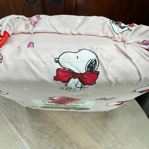 Peanuts Snoopy Bows Queen Sheet Set Pink Berkshire Holiday Christmas Bedding NEW - Picture 5 of 12